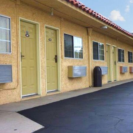 Uptown Motel 2*